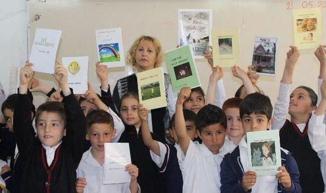 Yaşları K&uuml;&ccedil;&uuml;k Becerileri B&uuml;y&uuml;k 1