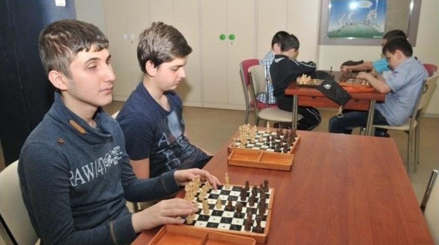 Nil&uuml;fer&rsquo;de G&ouml;rme Engellilere Satran&ccedil; Eğitimi