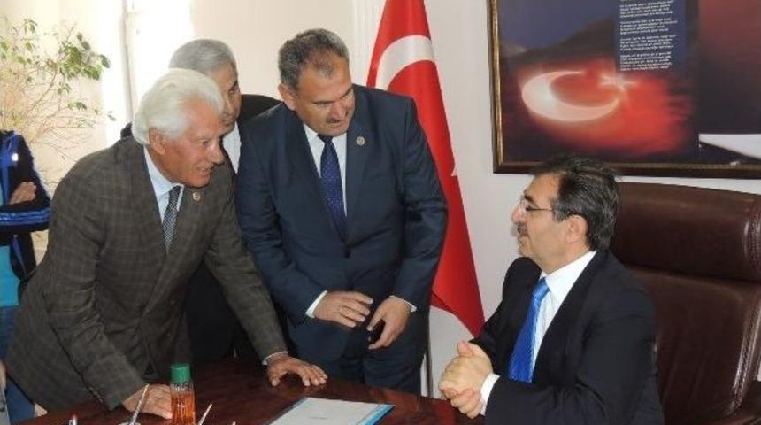 Bakan İdris G&uuml;ll&uuml;ce Eleşkirt&rsquo;te