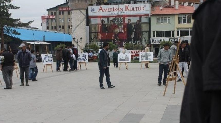 İletişim Fakültesi Öğrencilerinden “siyah Beyaz Fotoğraf” Sergisi