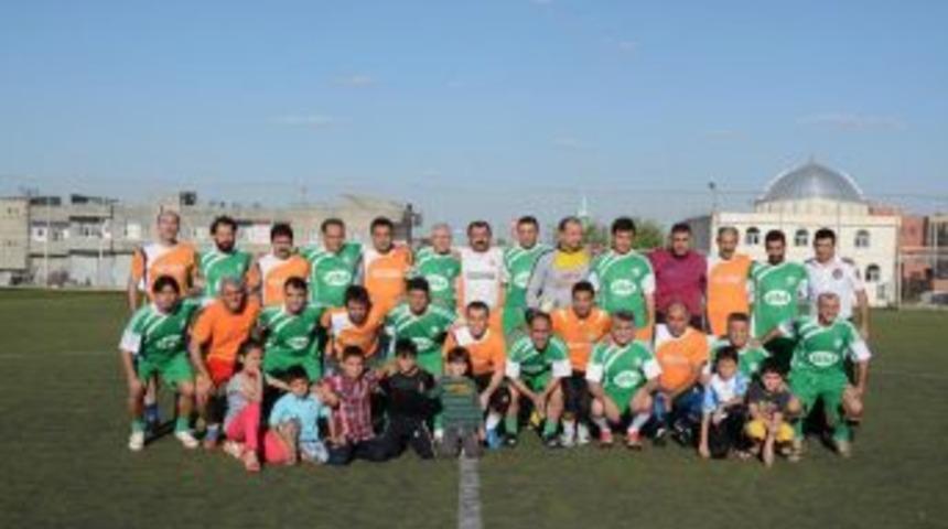 Mardinli Eski Futbolcular Futbol Ma&ccedil;ıyla Bir Araya Geldi