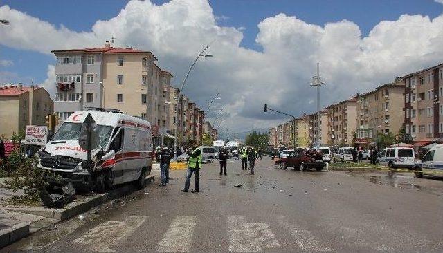 Erzurum’da Trafik Kazası: 4 Yaralı