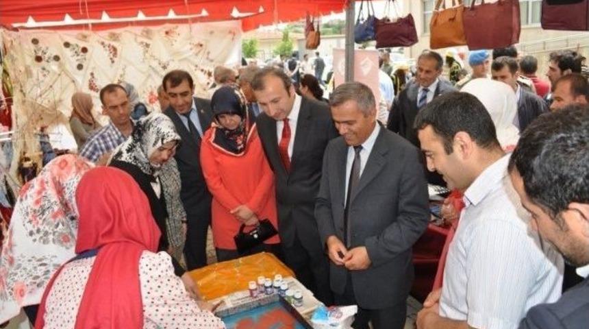 Yıl Sonu Sergisi D&uuml;zenlendi