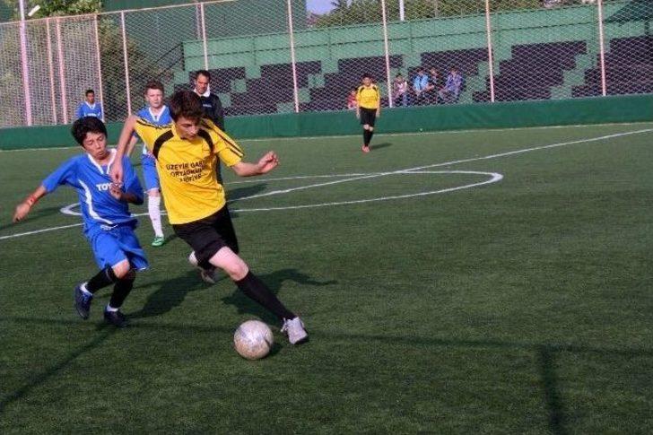 Şampiyon Üzeyir Garih Ortaokulu Oldu G4