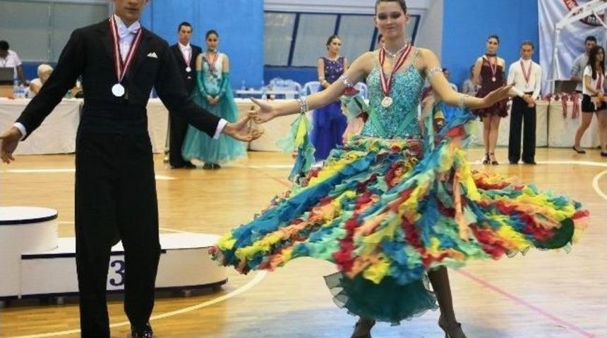 T&uuml;rkiye 6. Etap Kul&uuml;plerarası Dans Yarışması Sona Erdi