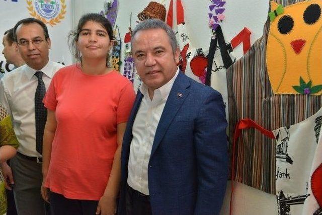 Konyaaltı Belediyesi’nde Özel Çocukların Özel Sergisi