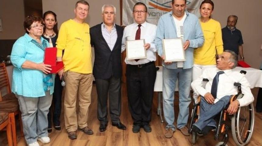 Nil&uuml;fer&rsquo;de Engeller Aşılıyor