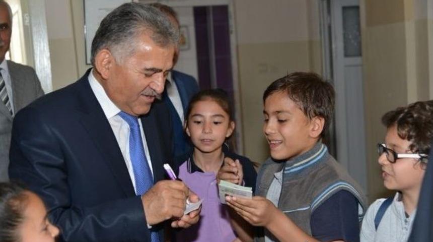 Başkan B&uuml;y&uuml;kkılı&ccedil;, Ahmet Kirazgiller İlkokulu'nda Yerel Y&ouml;netimler Dersi Verdi