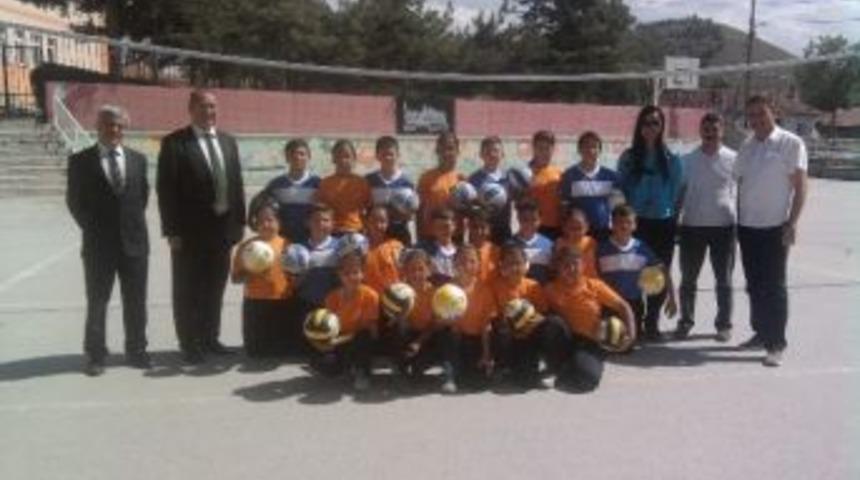 Seyitgazi'de Spora Destekler S&uuml;r&uuml;yor