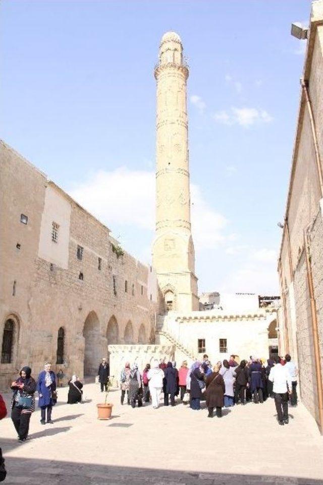 Halk Eğitim Kursiyerlerine Urfa, Mardin Antep Gezisi