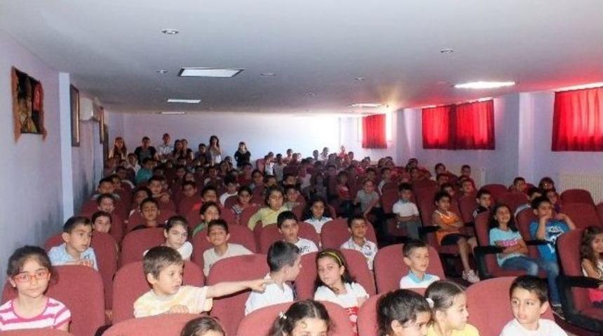 &lsquo;aburcubur&rsquo;a Karşı Olduklarını Oyunla Anlattılar