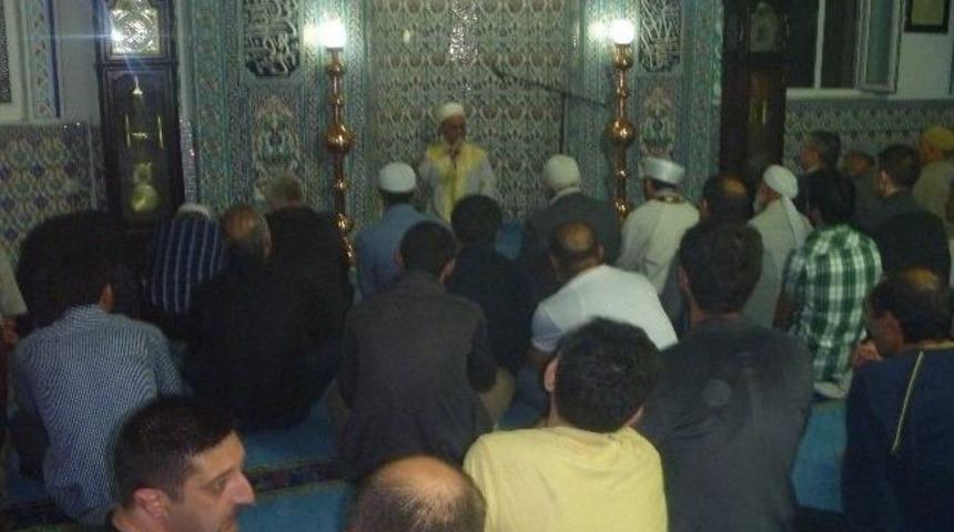 Eskişehir&rsquo;de Mira&ccedil; Kandili Camilerde Dualarla Kutlandı