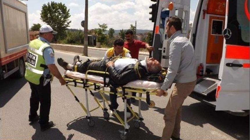 Boz&uuml;y&uuml;k'te Trafik Kazası, 1 Yaralı