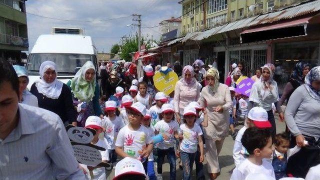 Kulp’ta Okul Öncesi Çocuk Şenliği Kutlamaları