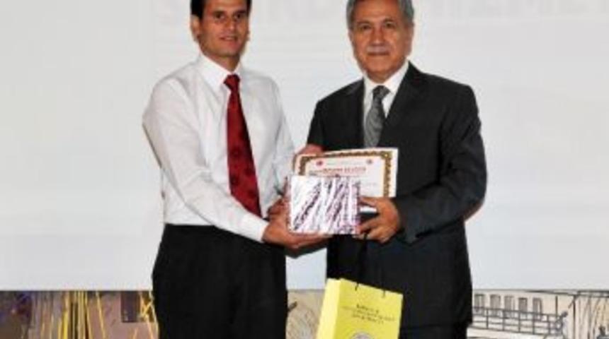 Gazeteci Ulutaş&rsquo;a Byegm&rsquo;den D&ouml;rd&uuml;nc&uuml; &Ouml;d&uuml;l