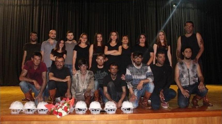 Soma Madencilerine İthafen &lsquo;k (&ouml;m&uuml;r) Karası&rsquo;