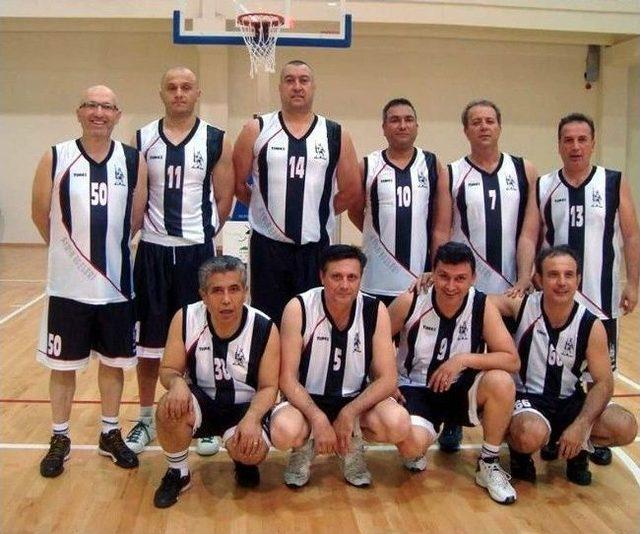 Aydın'a Veteranlar Basketbolda Centilmenlik Ödülü