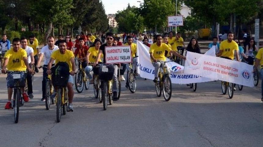 Sağlık İ&ccedil;in Bisiklete Biniyoruz Etkinliği