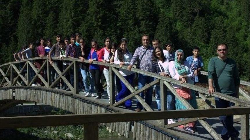 Başarılı &Ouml;ğrencilere Gezi &Ouml;d&uuml;l&uuml;