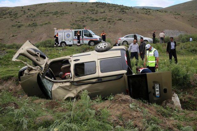 Erzincan'da Trafik Kazası: 2 Yaralı