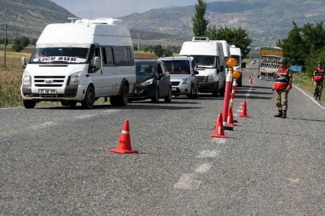 Lice&rsquo;de Gerginlik S&uuml;r&uuml;yor