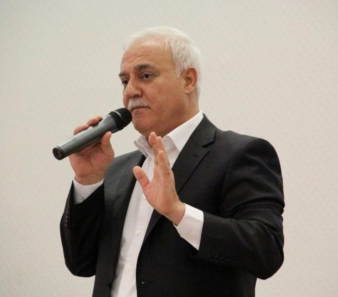 Nihat Hatipoğluna İlgi Yoğun Oldu, Kadınlar Birbirini Ezdi