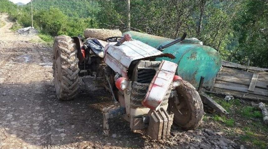 Trakt&ouml;r U&ccedil;uruma Yuvarlandı: 1 &Ouml;l&uuml;