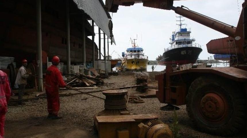 Balık Avı Sezonu Bitti B&uuml;y&uuml;k Tekneler Bakıma Girdi