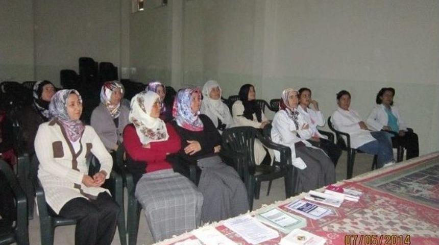 Bayanlara Kanser Eğitimi Verildi