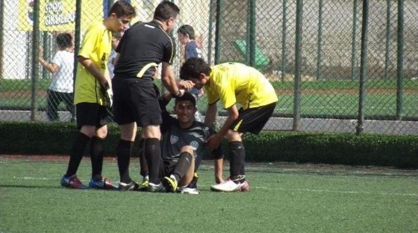 Bir Ma&ccedil;ta &Uuml;&ccedil; Kaleci Değiştirdiler