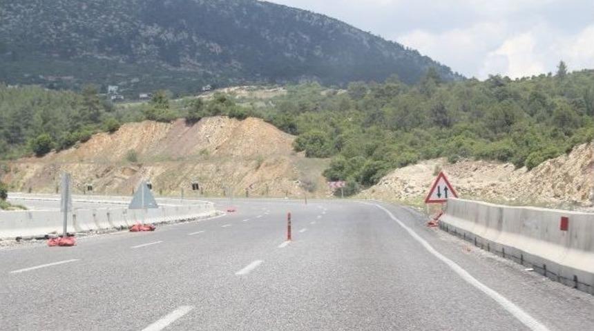 Korkuteli-antalya Yolunda Dubalar Yenilendi