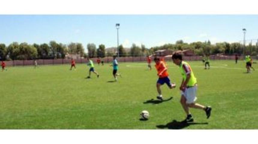 D&ouml;rt Eyl&uuml;l Belediyespor Futbolcu Se&ccedil;mesi Yapacak