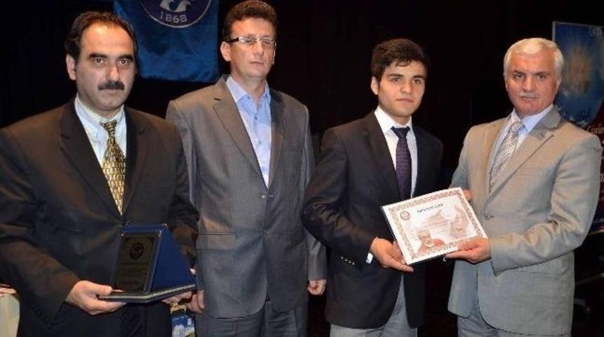 &Uuml;stad Necip Fazıl Kısak&uuml;rek Şiirleriyle Anıldı