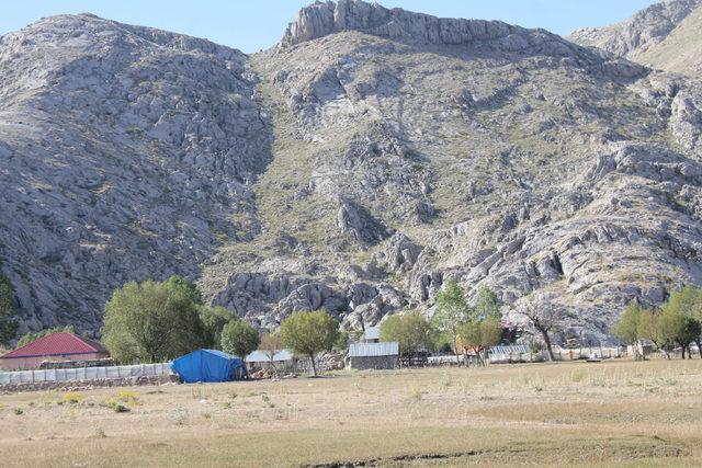 Dağın yamacında Atatürk silüeti oluştu