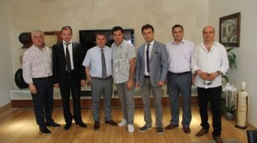 Muhasebeci Ve Mali M&uuml;şavirler Başkan Kocadon&rsquo;u Tebrik Etti