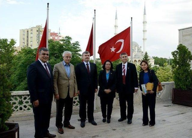 Endonezya Büyükelçisi Agustini’den Akyürek’e Ziyaret