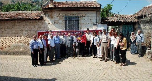 Aydın’ın Yaşlı Çınarı 91’lik İzzet Amca Evinde Ziyaret Edildi