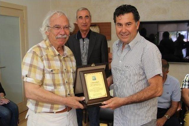 Botav, Başkan Kocadon’a Plaketle Teşekkür Etti