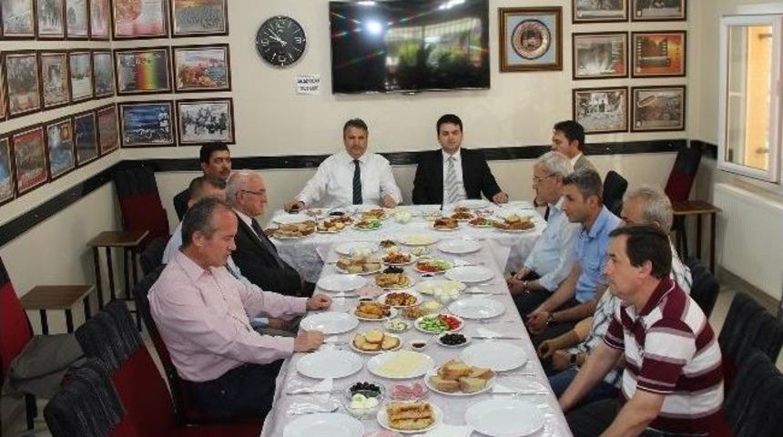 &Ccedil;er&ccedil;i Şehit Aileleri Ve Gazileri Yalnız Bırakmadı