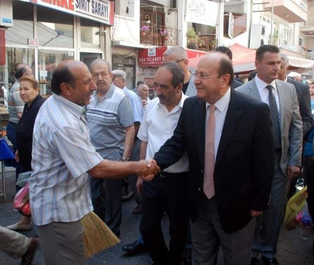 Başkan &Ouml;zakcan, Salı Pazarı Esnafının Nabzını Tuttu