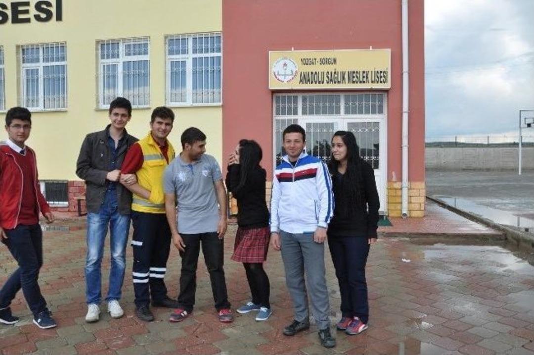 Yozgat'ta Okula Yıldırım D&uuml;şt&uuml;