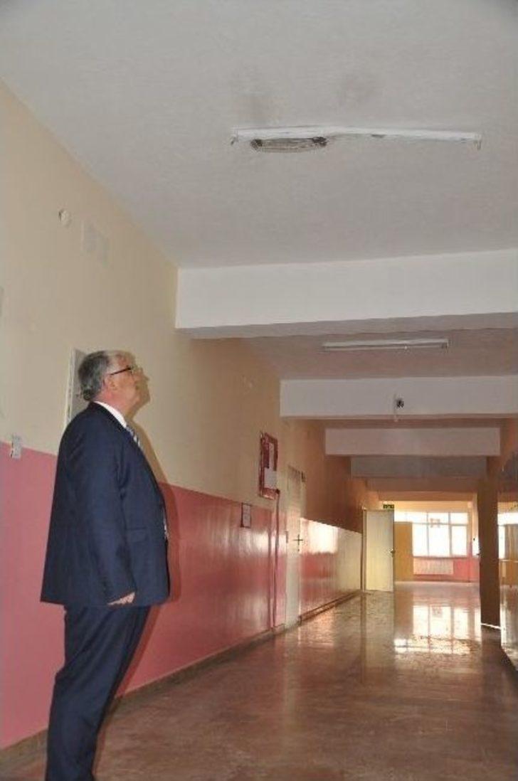 Yozgat'ta Okula Yıldırım Düştü G4