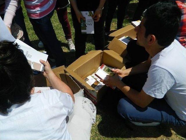 Kırklareli Üniversitesi Öğrencileri Kitap Okudu