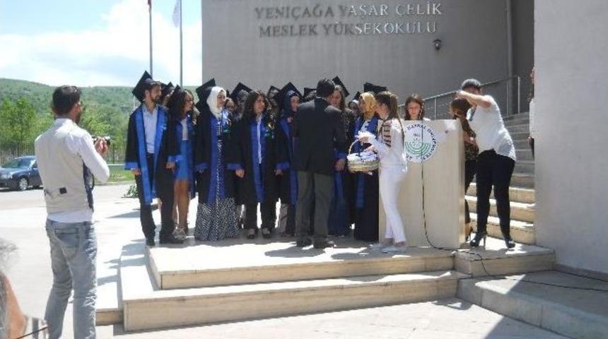 Yaşar &Ccedil;elik Meslek Y&uuml;ksekokulu&rsquo;nda Mezuniyet Sevinci