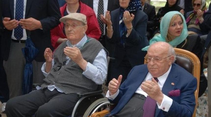 Demirel: "bug&uuml;n &Ouml;b&uuml;r D&uuml;nya İle Meşgul&uuml;z"