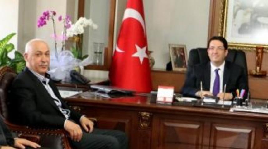 Eski Başkan Ertuğrul'dan Yeni Başkan Yazgı'ya Ziyaret