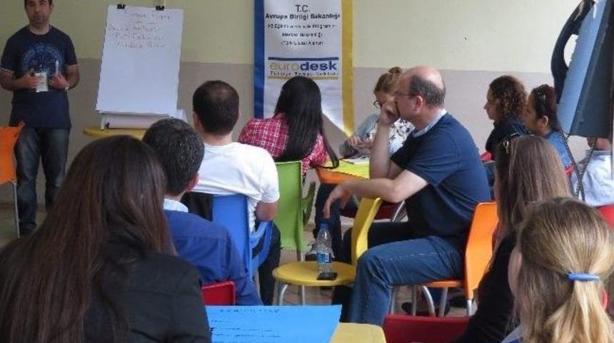 Eurodesk G&ouml;n&uuml;ll&uuml;leri&rsquo;nin Projesi Kabul Edildi