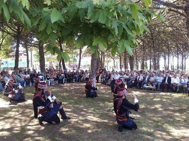 Halk Eğitim Merkezi Kursiyerlerinin Sertifika Sevinci