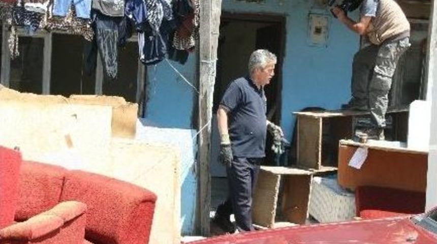 İtfaiye Ekipleri Evde Yılan Aradı