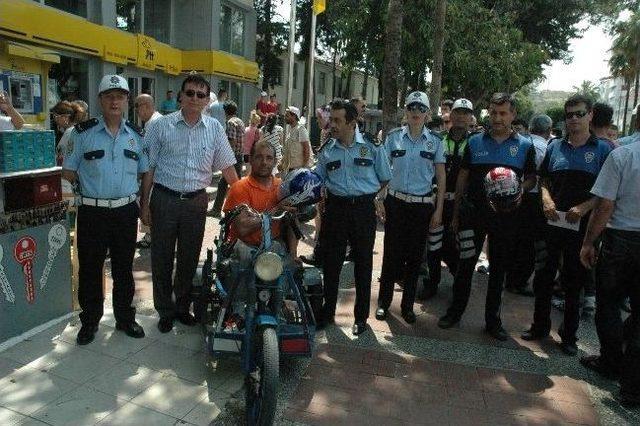 Manavgat ta Motosiklet Sürücülerine Kask Hediye Edildi 1